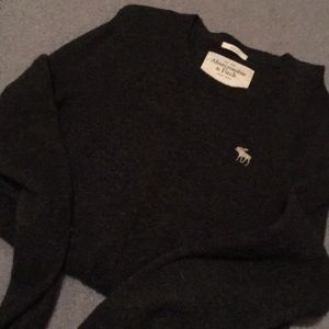 Grey Abercrombie & Fitch sweater